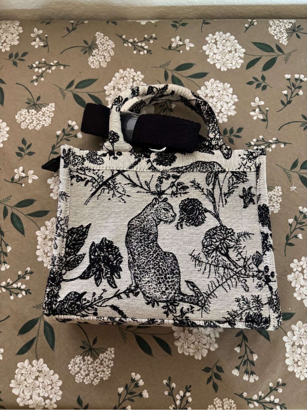 NWT, a new day Black & Cream Botanical Tote with Removable Strap, target - Picture 3 of 6